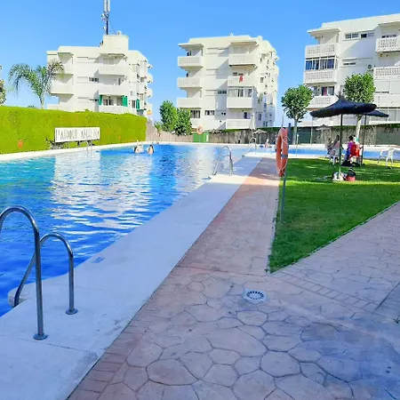 Sol & Apt- Coastal Retreat By The Sea Apartment *